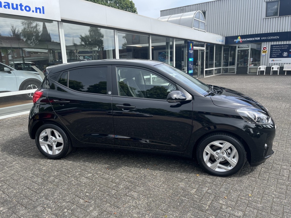 Hyundai i10 Edition 30 | Apple carplay navi | Airco | Cruise | Winterpakket 54030553-1.jpg | Van Gerwen Auto