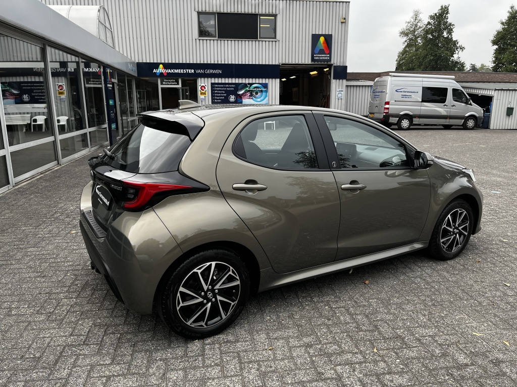Toyota Yaris 1.5 Hybrid TeamD | Ad. Cruise | Navi | Camera | Trekhaak afn. 55403529-2.jpg | Van Gerwen Auto