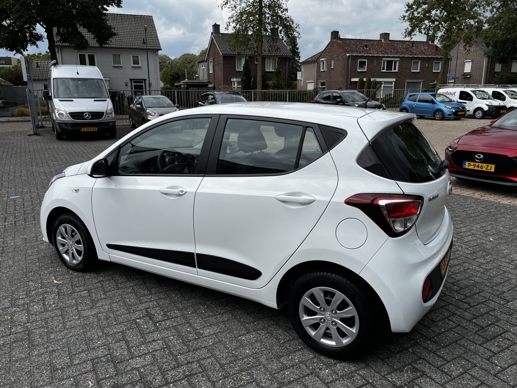 Hyundai i10 1.0 Comfort 5 drs | Airco | Cruise | 4 seizoenen band 55869767-4.jpg | Van Gerwen Auto